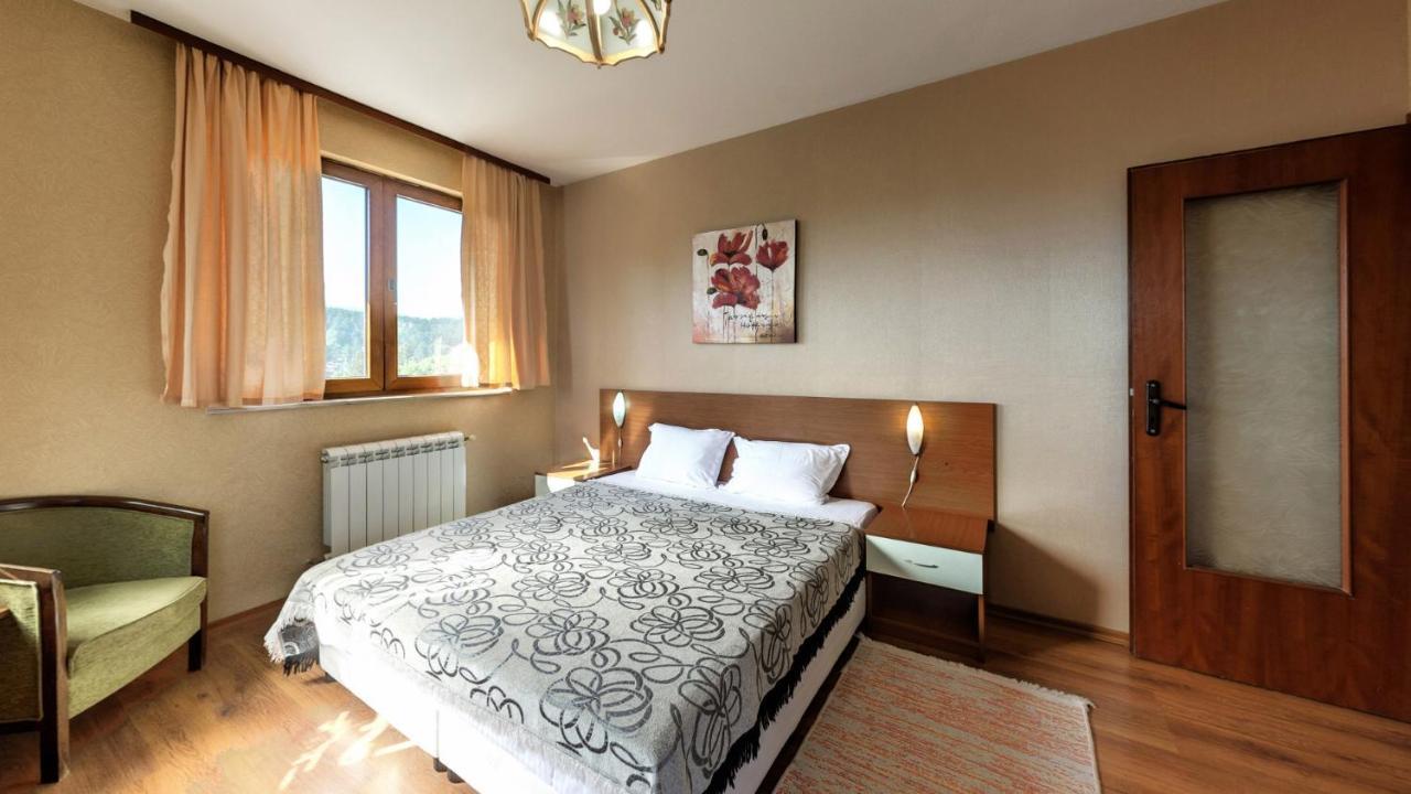 Family Hotel Emaly 1 Bankya ภายนอก รูปภาพ