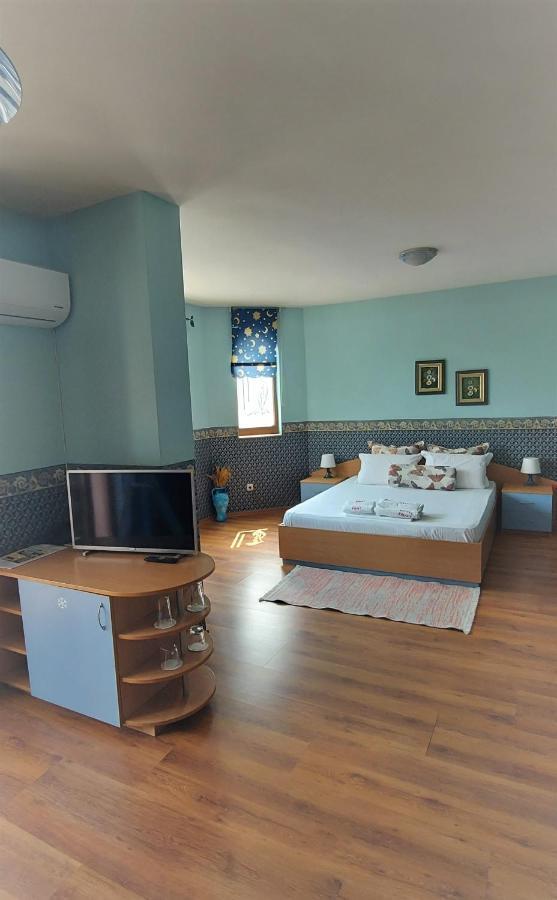 Family Hotel Emaly 1 Bankya ภายนอก รูปภาพ