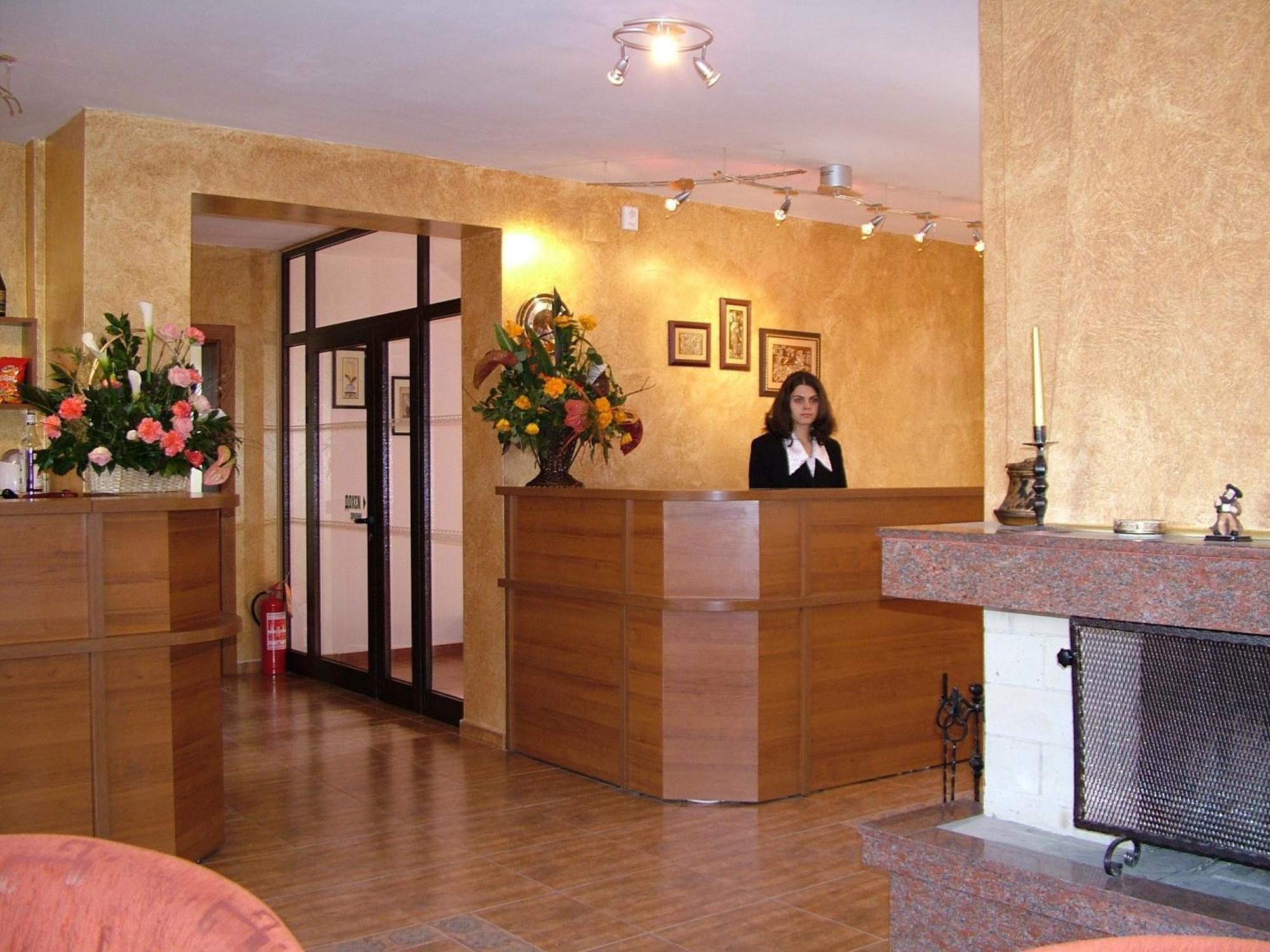Family Hotel Emaly 1 Bankya ภายนอก รูปภาพ