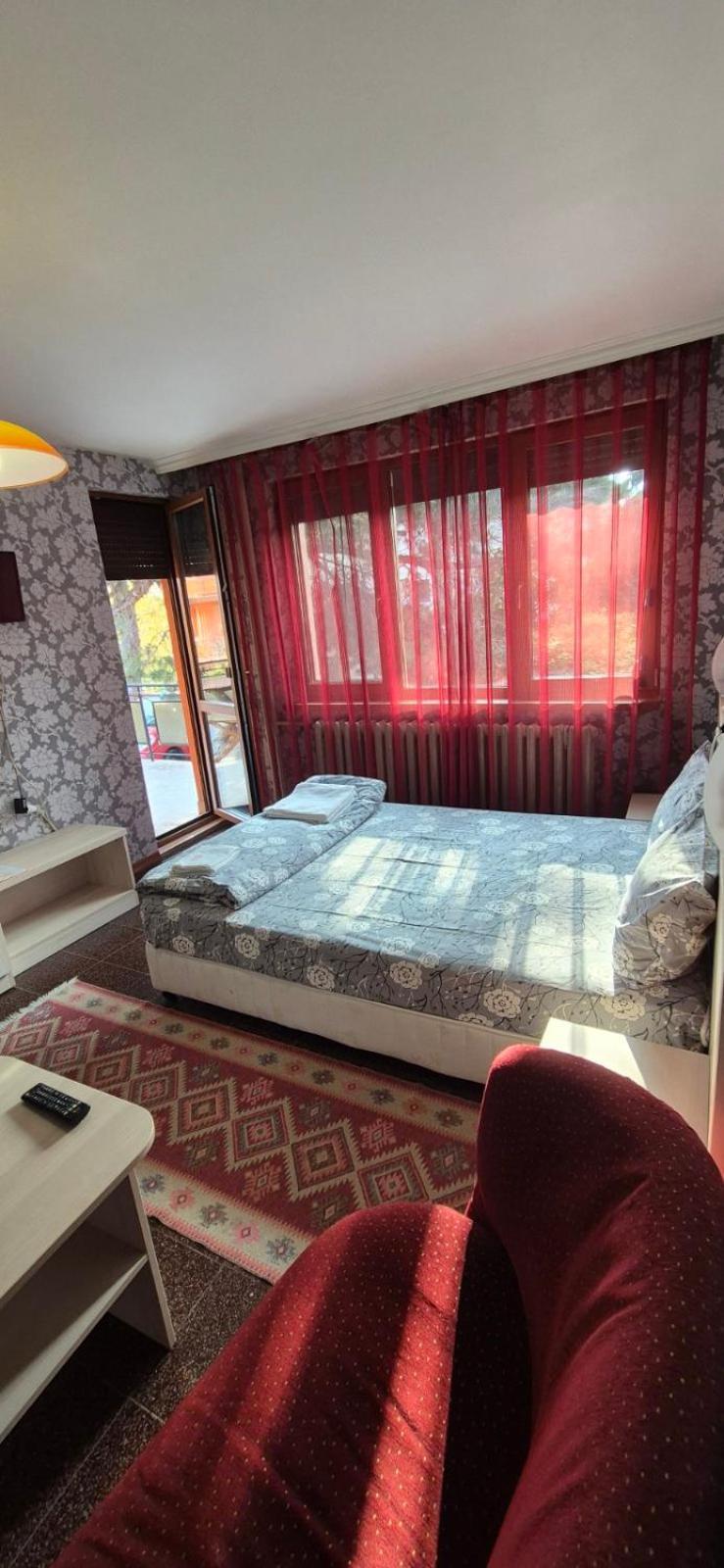 Family Hotel Emaly 1 Bankya ภายนอก รูปภาพ